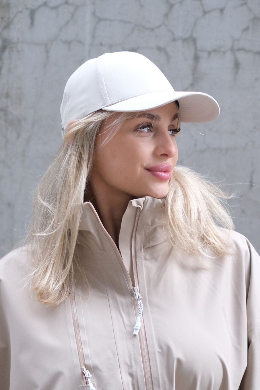 Tilbehor Varsity Headwear | Beige Active Tech Caps