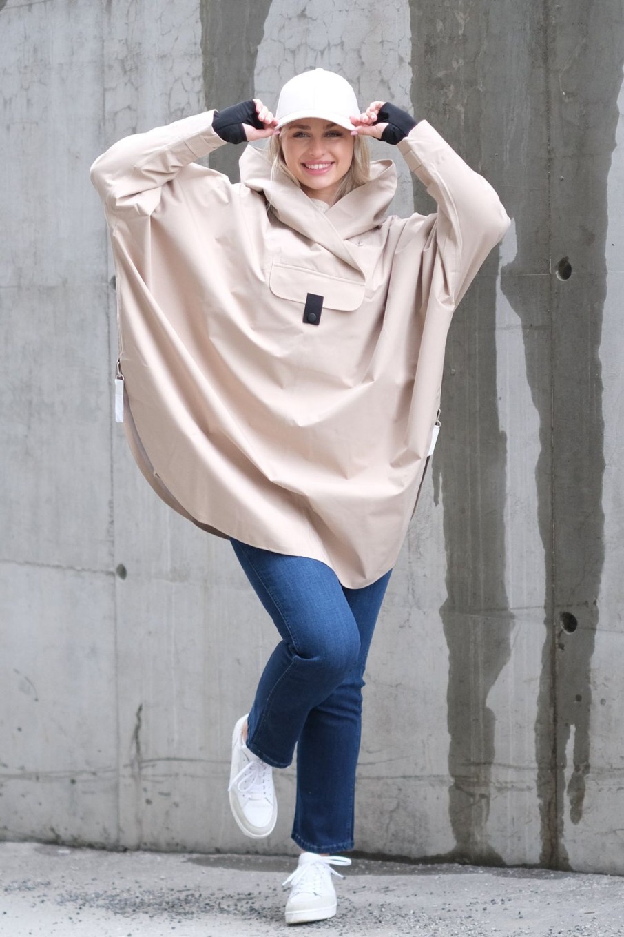 Klaer Blæst Poncho | Bergen Poncho Beige